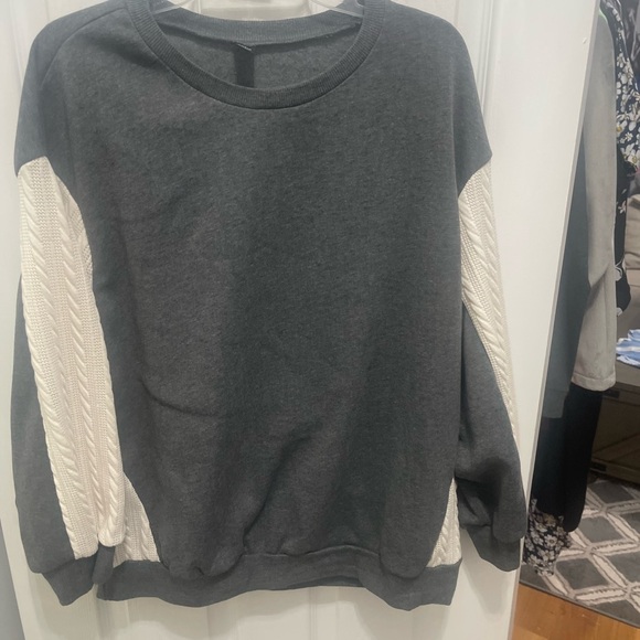 SHEIN Gray and Cream Crew Neck Sweater with Textured Sleeves - Picture 3 of 10